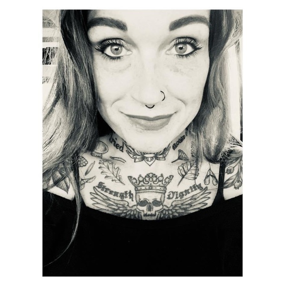 Meet your Posher, Naomi - Picture 7 of 8